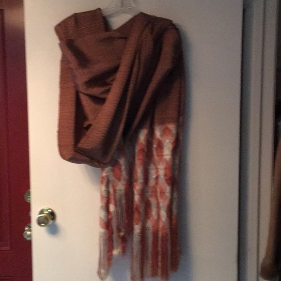 Shawl - Picture 3 of 3